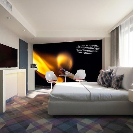 Science Hotel Premium Szeged Bagian luar foto